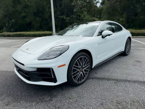 New 2025 Porsche Panamera image 4