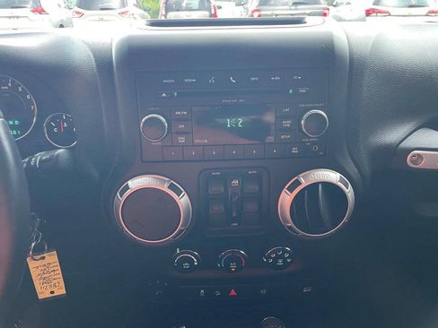 Used 2011 Jeep Wrangler Unlimited Sahara w/ Dual Top Group AWD/4WD image 18