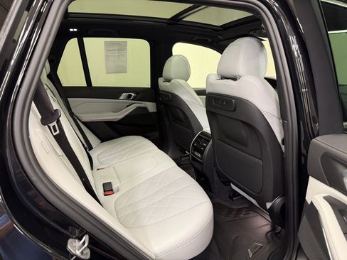 Used 2023 BMW X5 xDrive40i w/ Premium Package AWD/4WD image 13