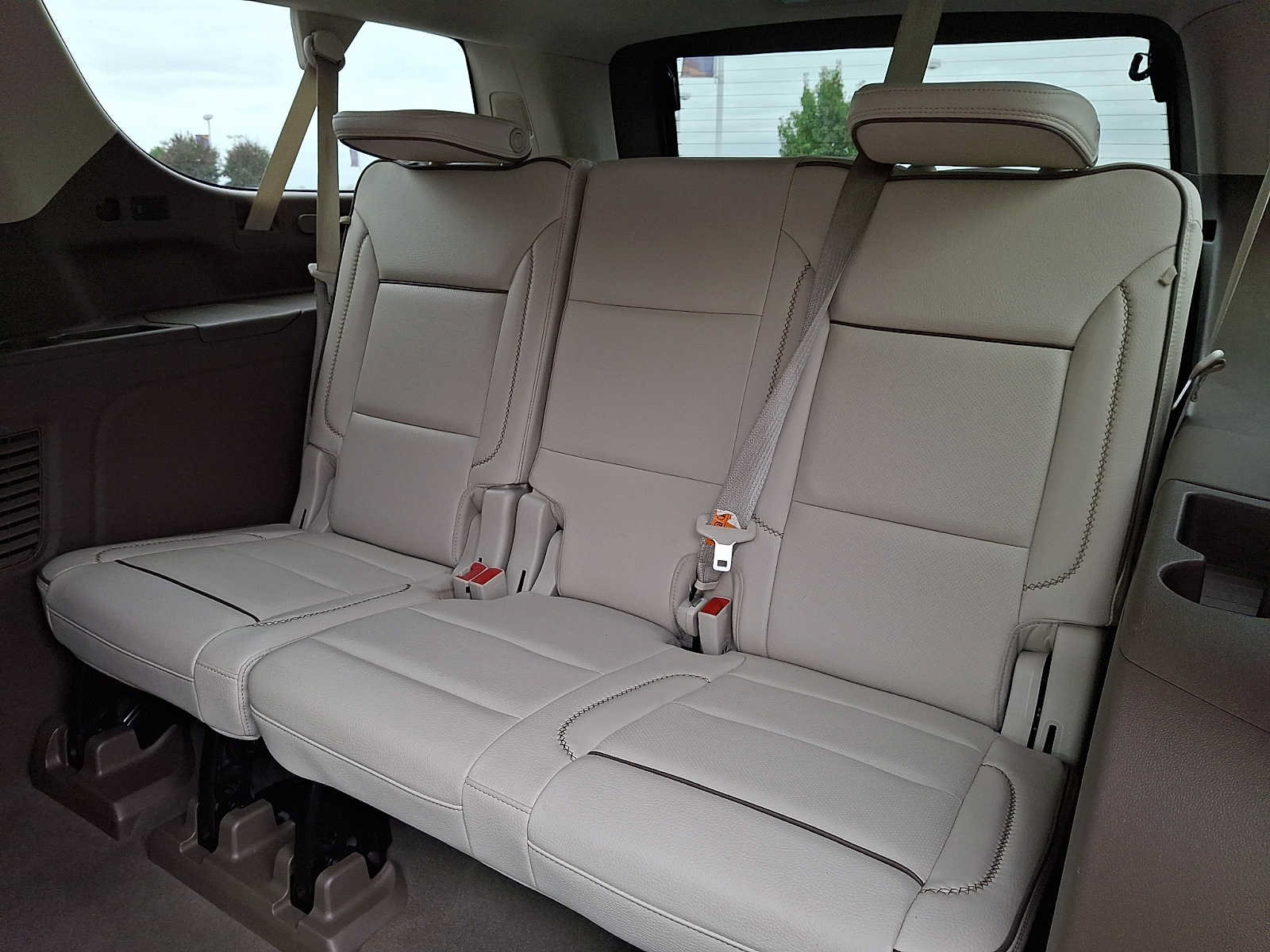 Used 2024 GMC Yukon XL Denali w/ Denali Reserve Package AWD/4WD image 11