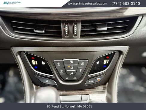 Used 2017 Buick Envision Essence FWD image 23