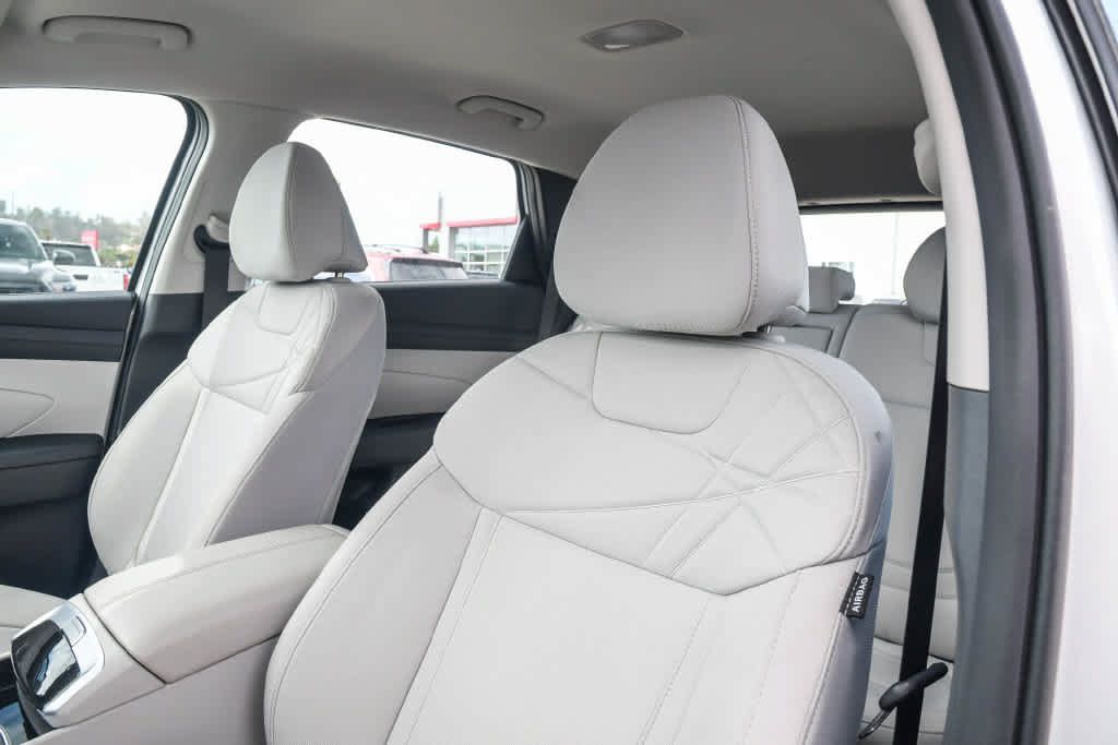 Used 2025 Hyundai Tucson SE FWD image 20