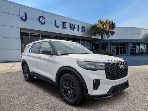 New 2026 Ford Explorer ST RWD image 1