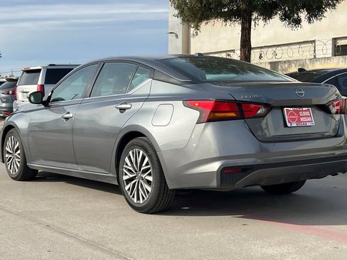 Used 2023 Nissan Altima 2.5 SV image 7