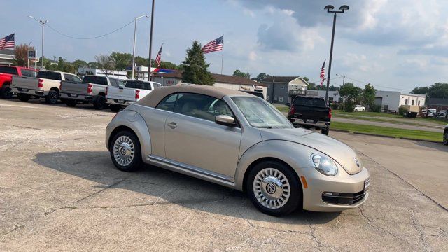 Used 2016 Volkswagen Beetle 1.8T S FWD image 2