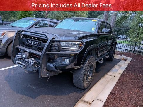Used 2018 Toyota Tacoma SR5 RWD image 4