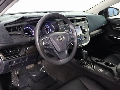 Used 2016 Toyota Avalon XLE Plus w/ Preferred Accessory Package FWD image 7