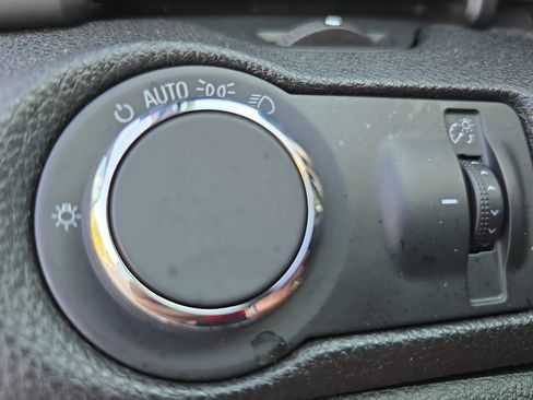 Used 2014 Chevrolet Malibu LT w/ Power Convenience Package FWD image 23