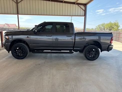 Used 2021 RAM 2500 Big Horn w/ Level B Equipment Group AWD/4WD image 4