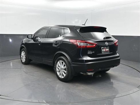 Used 2021 Nissan Rogue Sport S image 3