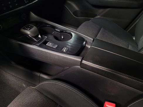 Used 2021 Nissan Rogue S FWD image 26