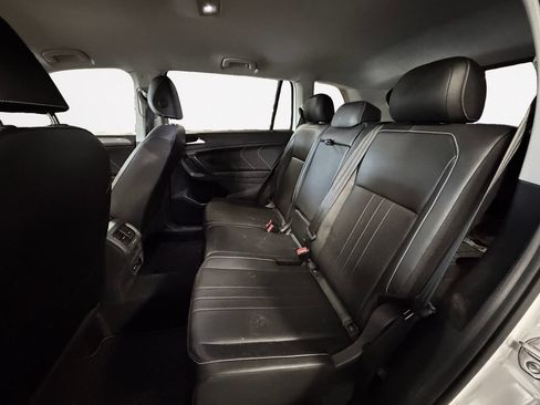 Used 2024 Volkswagen Tiguan SE AWD/4WD image 12