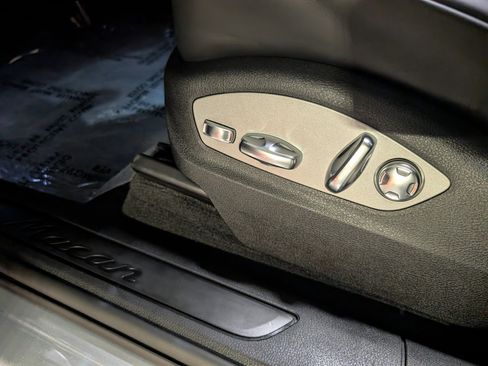 Used 2025 Porsche Macan image 29