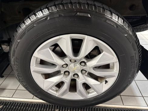 Used 2019 Chevrolet Silverado 1500 Custom w/ Custom Value Package image 11