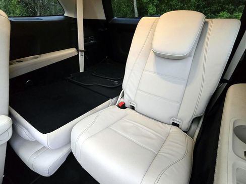 Used 2024 Mercedes-Benz GLS 580 4MATIC w/ Warmth & Comfort Package image 27