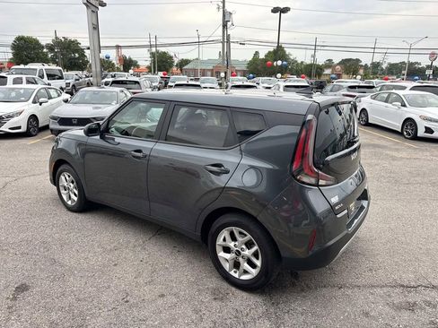 Used 2025 Kia Soul LX w/ LX Technology Package FWD image 6