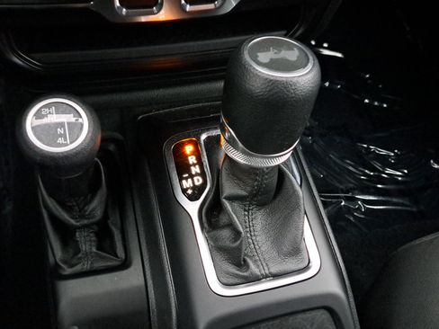 Used 2022 Jeep Wrangler Sport AWD/4WD image 21
