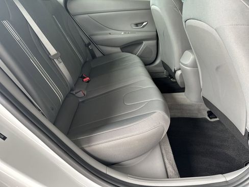 Used 2021 Hyundai Elantra SEL image 33