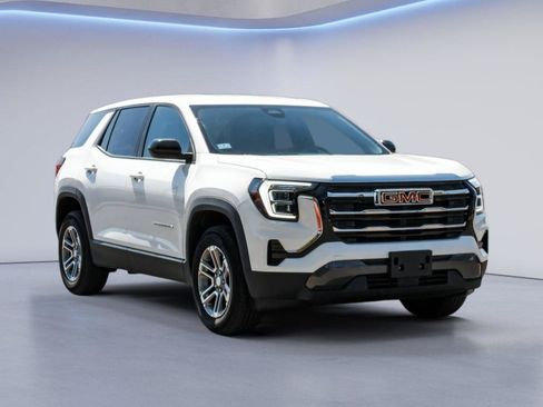 Used 2025 GMC Terrain Elevation AWD/4WD image 3