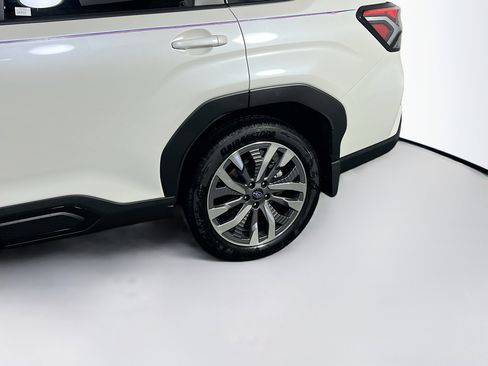 Used 2025 Subaru Forester Touring image 31