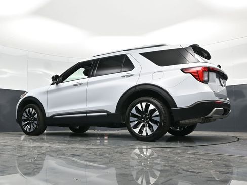 Certified 2025 Ford Explorer Platinum w/ LUX Leather Package AWD/4WD image 55
