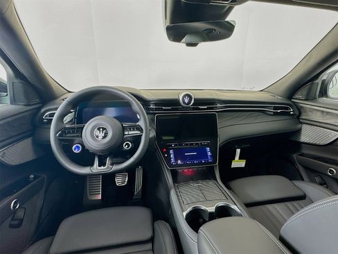 New 2025 Maserati Grecale Modena image 23