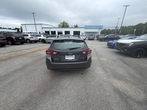 Used 2022 Subaru Impreza Premium AWD/4WD image 5
