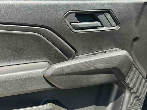 Used 2025 Chevrolet Colorado W/T RWD image 16