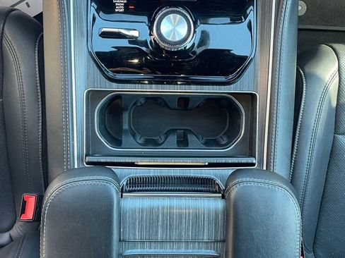 Used 2023 Jeep Wagoneer L Series II image 18