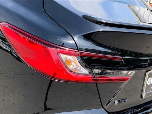 Used 2026 Toyota Camry SE w/ Multimedia Upgrade Package image 29