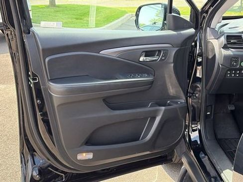 Used 2023 Honda Ridgeline RTL-E image 8