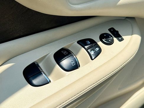 Used 2019 Nissan Murano Platinum w/ Cargo Package FWD image 14