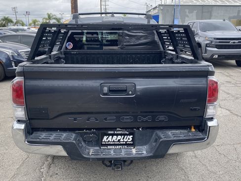 Used 2022 Toyota Tacoma TRD Off-Road AWD/4WD image 10