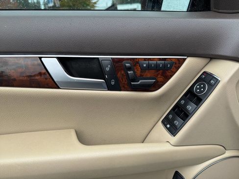 Used 2013 Mercedes-Benz C 250 Sedan image 41