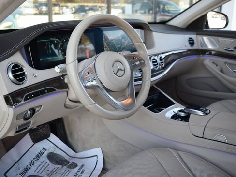 Used 2018 Mercedes-Benz S 560 Sedan image 14