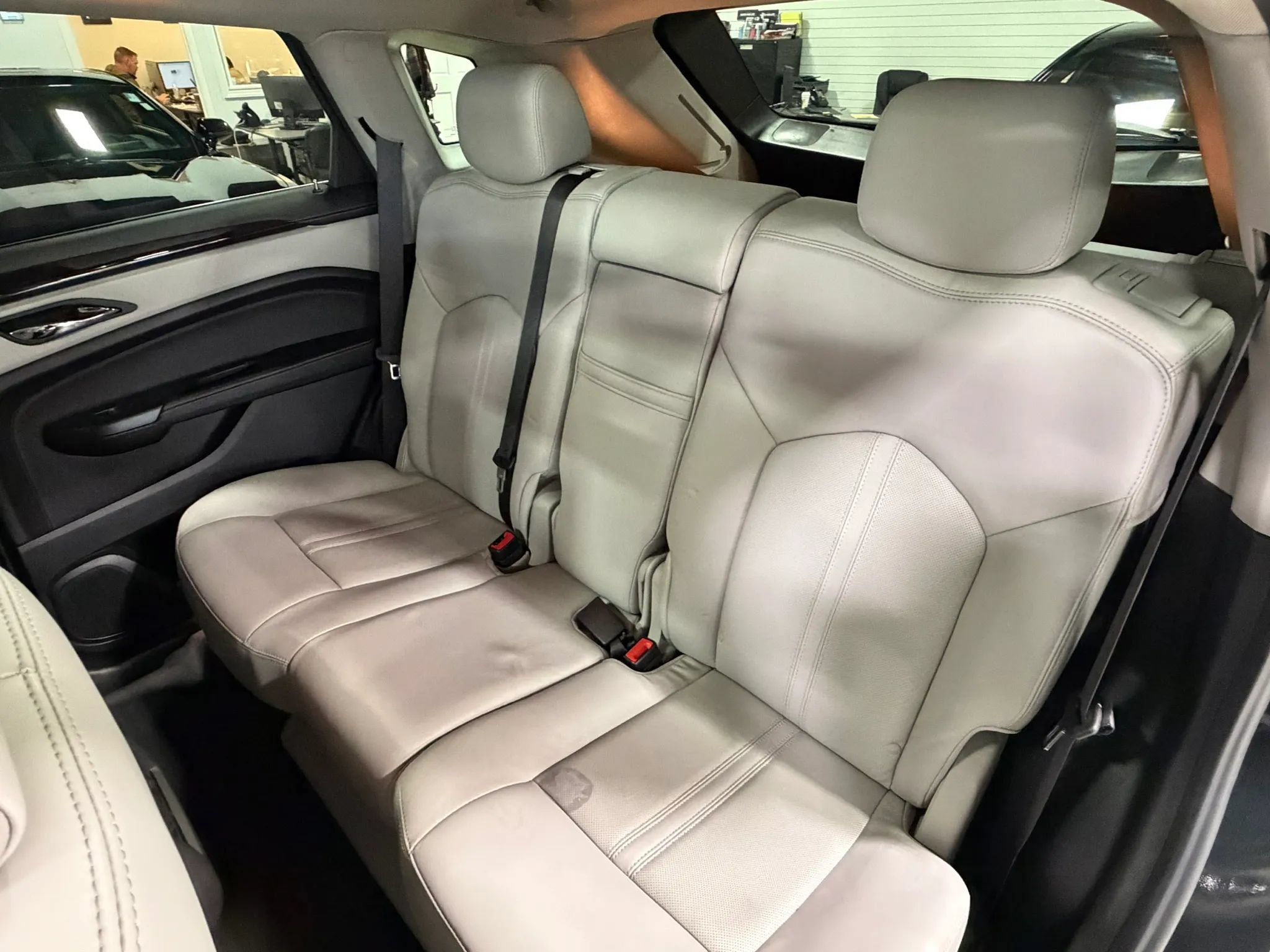 Used 2015 Cadillac SRX Luxury w/ Driver Awareness Package AWD/4WD image 28
