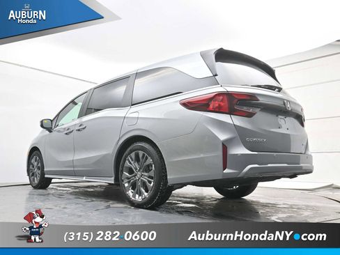 New 2026 Honda Odyssey Touring image 20