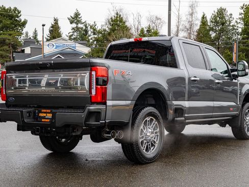 Used 2025 Ford F350 Platinum w/ Platinum Plus Package image 5