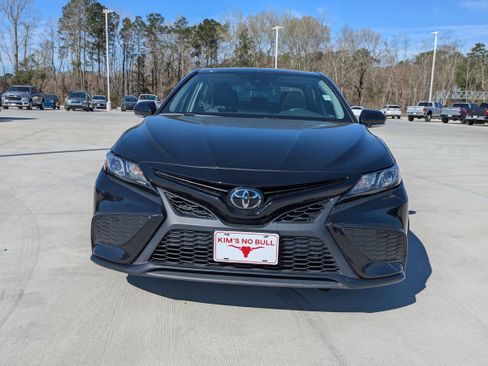 Certified 2024 Toyota Camry SE w/ Cold Weather Package image 2