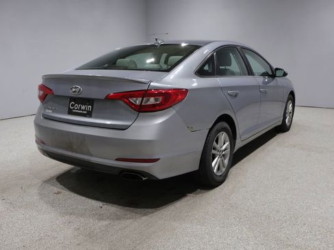 Used 2015 Hyundai Sonata SE FWD image 2