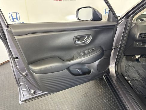 Used 2023 Honda HR-V LX image 14