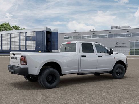 New 2026 RAM 3500 Tradesman AWD/4WD image 4