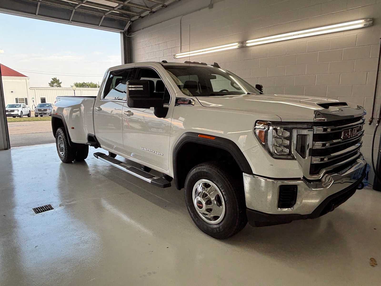 Used 2023 GMC Sierra 3500 SLE AWD/4WD image 9