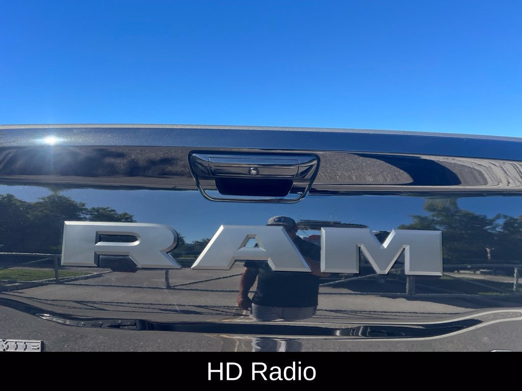 Used 2025 RAM 2500 Laramie AWD/4WD image 11