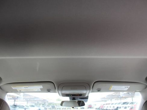 Used 2021 Cadillac XT4 Luxury w/ Cold Weather Package FWD image 17