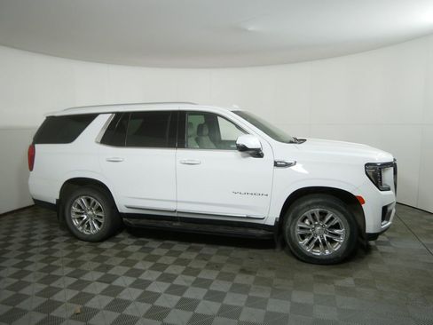 Used 2022 GMC Yukon SLT image 2
