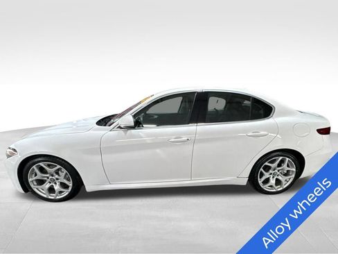 Used 2019 Alfa Romeo Giulia Ti RWD image 8