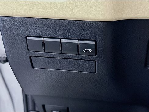 Used 2016 Lexus NX 200t FWD image 16