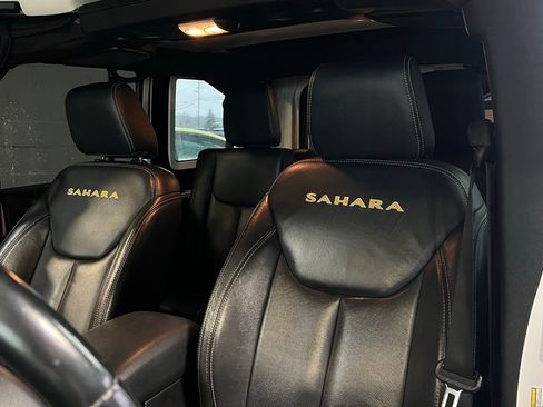 Used 2015 Jeep Wrangler Unlimited Sahara w/ Connectivity Group image 12