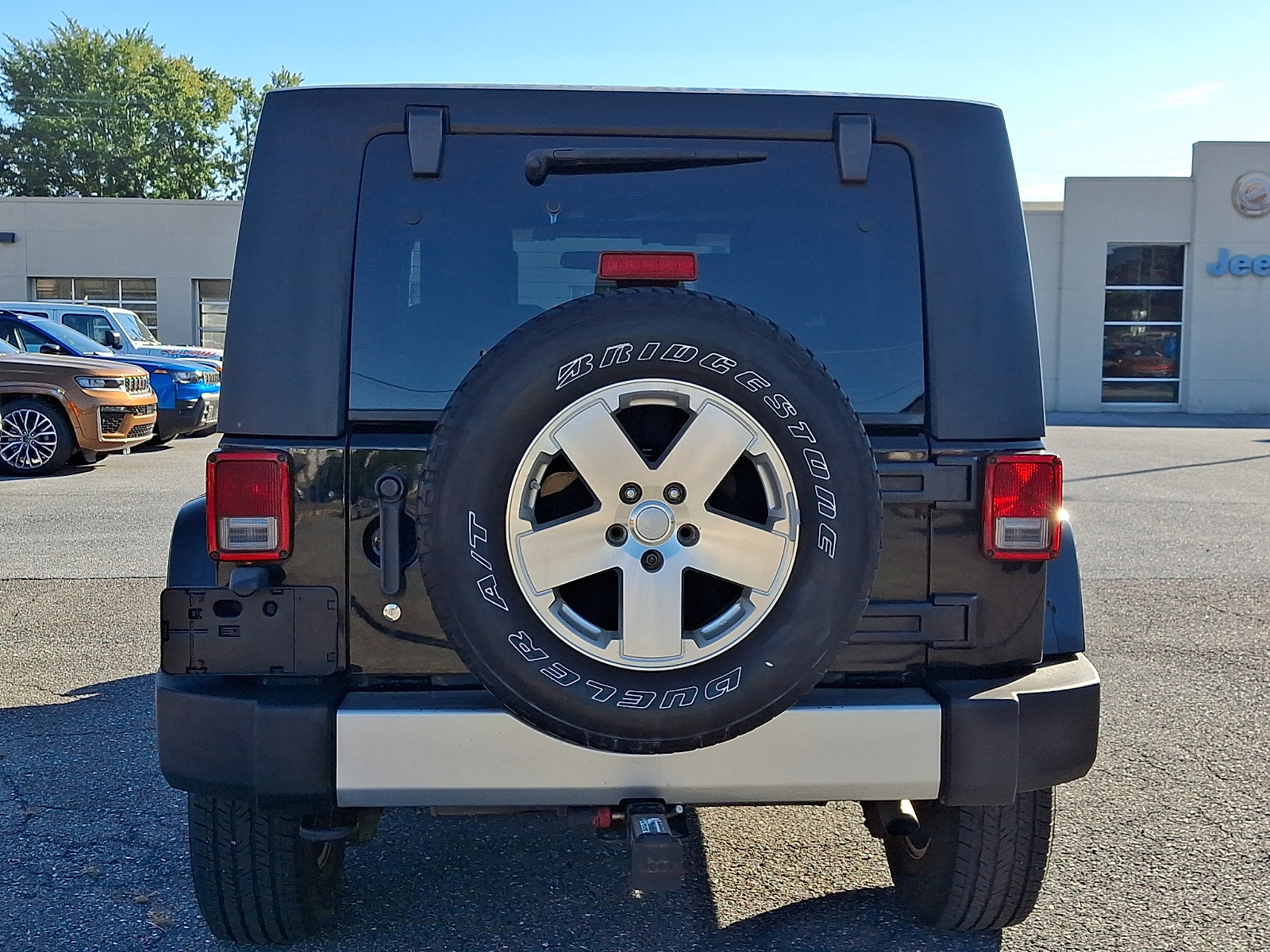 Used 2009 Jeep Wrangler Unlimited Sahara AWD/4WD image 5